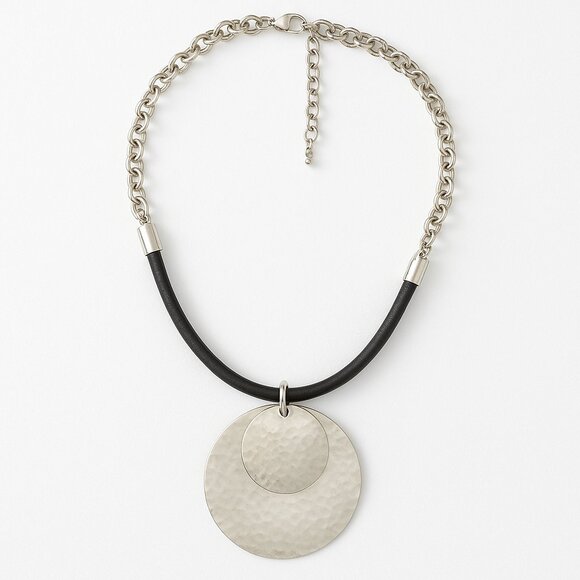 Chico’s Modern Hammered Silver Statement Necklace NWT - Picture 2 of 9